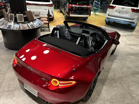 Mazda MX-5 (Roadster)