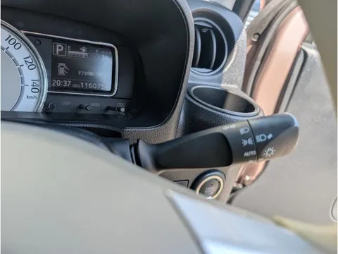 Daihatsu Mira Tocot
