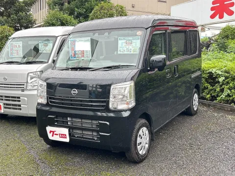 Nissan Clipper Van