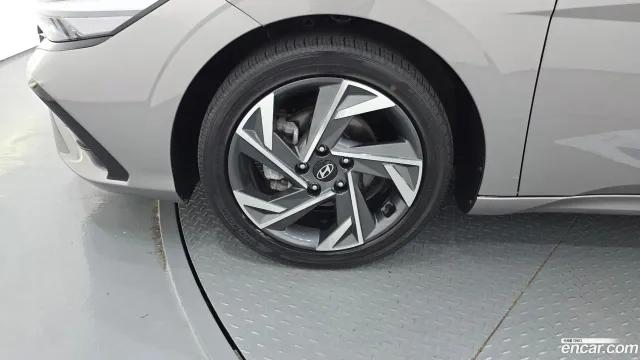 Hyundai Elantra (Avante)