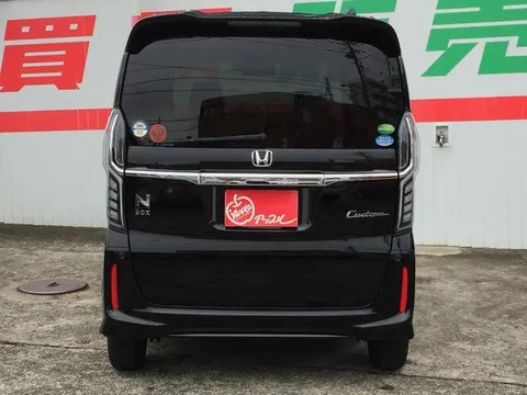 Honda N-BOX Custom