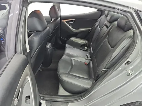 Hyundai Elantra (Avante)
