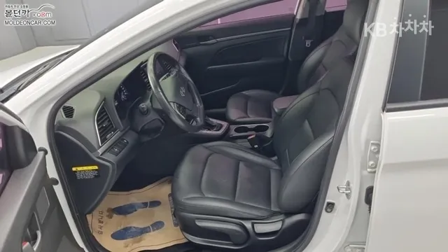 Hyundai Elantra (Avante)