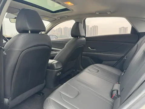 Hyundai Elantra (Avante)