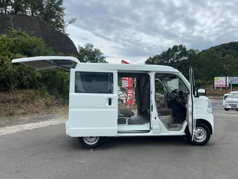 Nissan Clipper Van