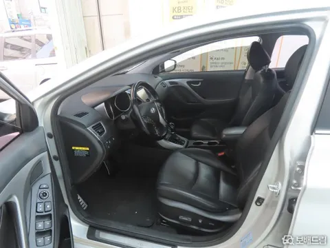 Hyundai Elantra (Avante)