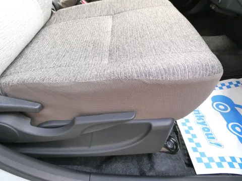 Daihatsu Mira Tocot