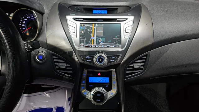 Hyundai Elantra (Avante)
