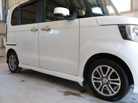 Honda N-BOX Custom