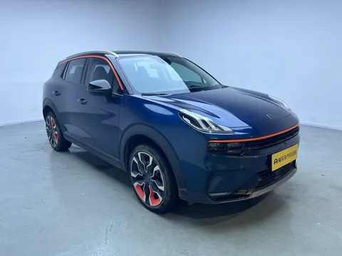 Lynk & Co 06