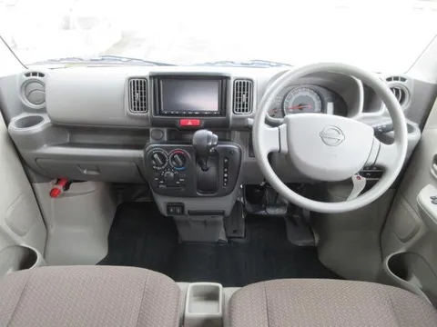 Nissan Clipper Van