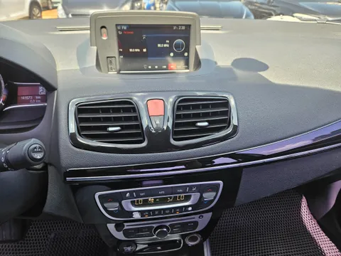Renault SM3
