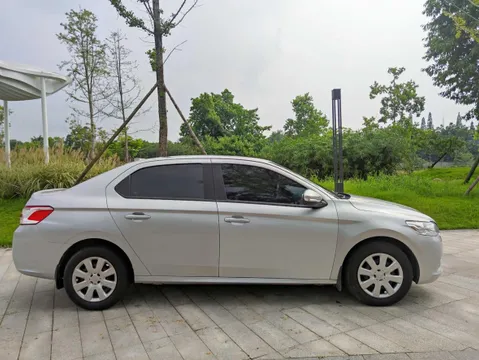 Peugeot 301