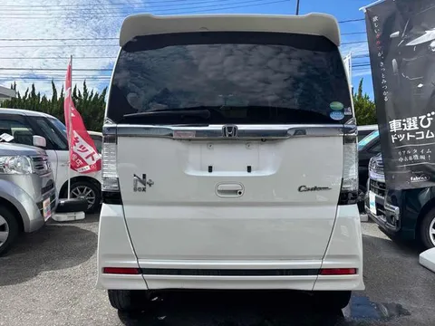 Honda N-BOX Plus Custom