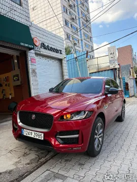 Jaguar F-Pace