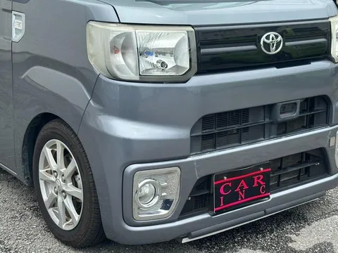 Toyota Pixis Mega
