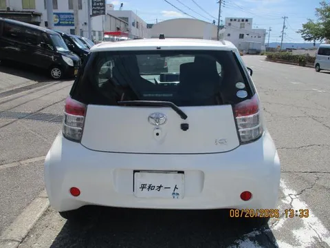Toyota iQ