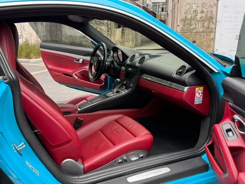 Porsche 718