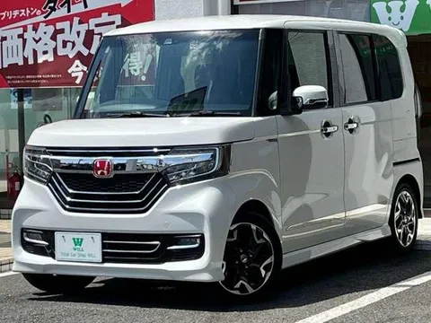 Honda N-BOX Custom