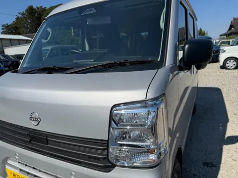 Nissan Clipper Van