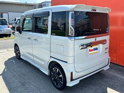 Suzuki Spacia