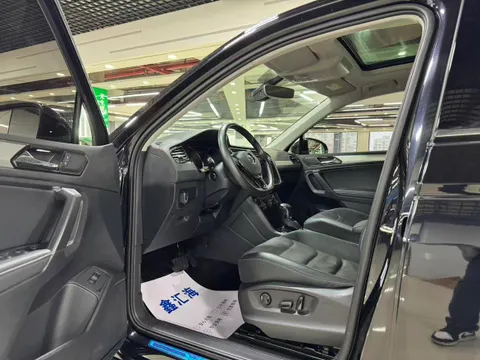 Volkswagen Tiguan L