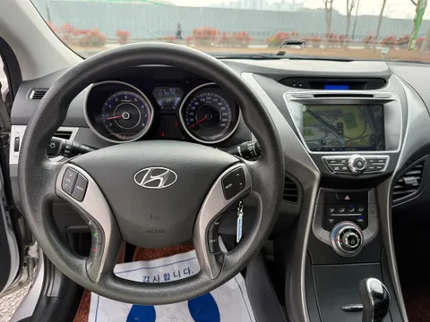 Hyundai Elantra (Avante)