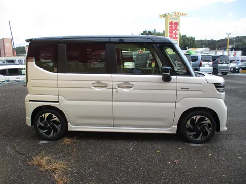 Suzuki Spacia Custom