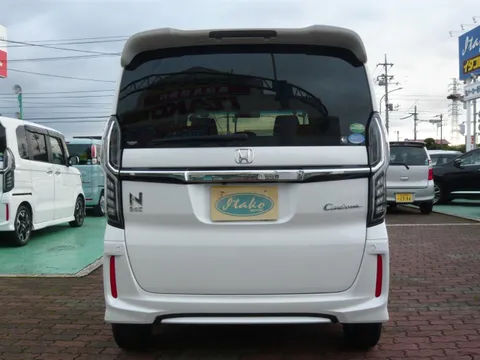 Honda N-BOX Custom