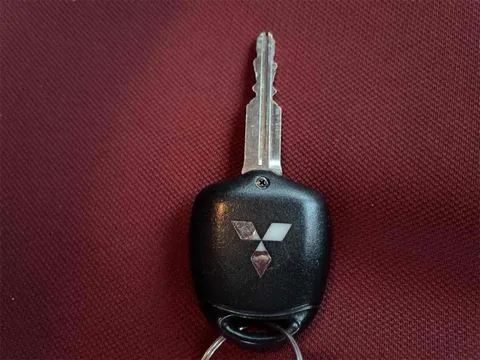 Mitsubishi I