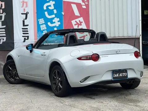 Mazda MX-5 (Roadster)