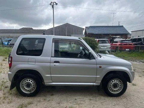 Nissan KIX