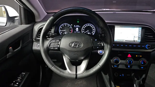 Hyundai Elantra (Avante)