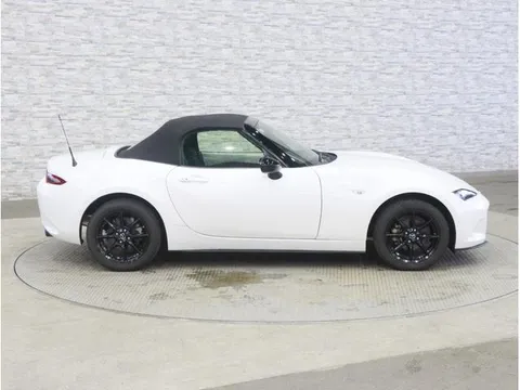 Mazda MX-5 (Roadster)