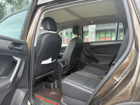 Volkswagen Tiguan L