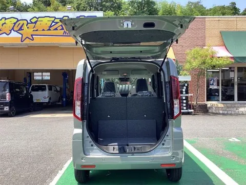 Suzuki Spacia