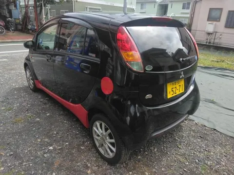 Mitsubishi I