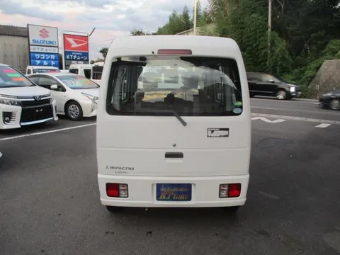 Mitsubishi Minicab Van