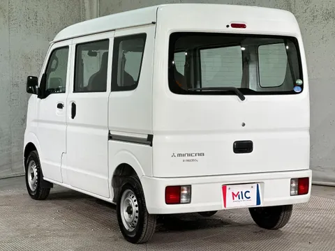 Mitsubishi Minicab Van