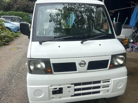 Nissan Clipper Van