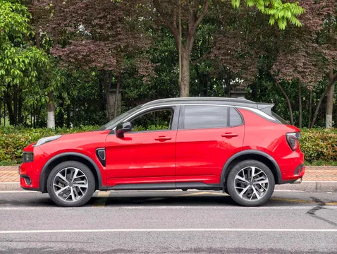 Lynk & Co 01