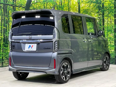 Honda N-BOX Custom