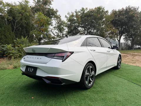 Hyundai Elantra (Avante)