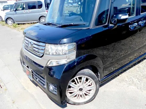 Honda N-BOX Custom