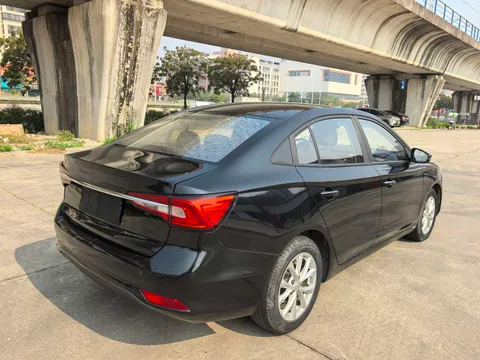 Roewe i5
