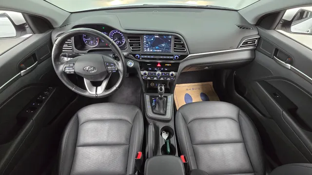 Hyundai Elantra (Avante)