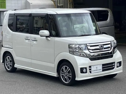 Honda N-BOX Custom