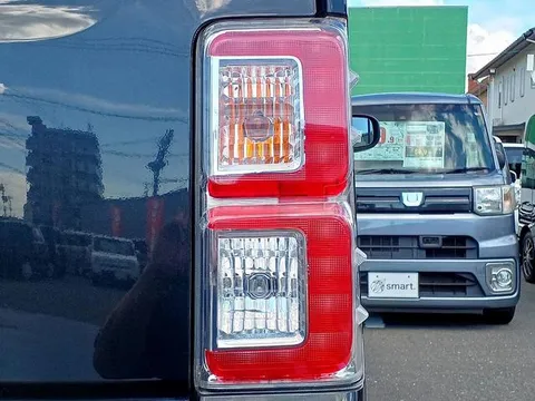 Toyota Pixis Mega