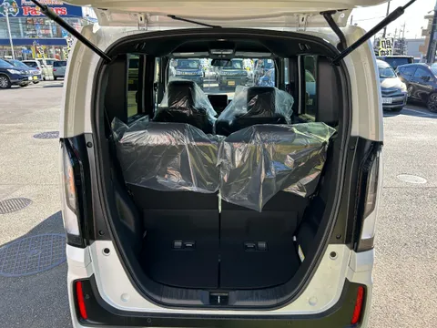 Honda N-BOX Custom