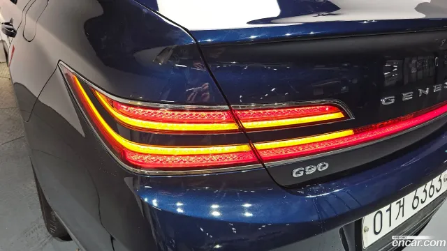 Genesis G90